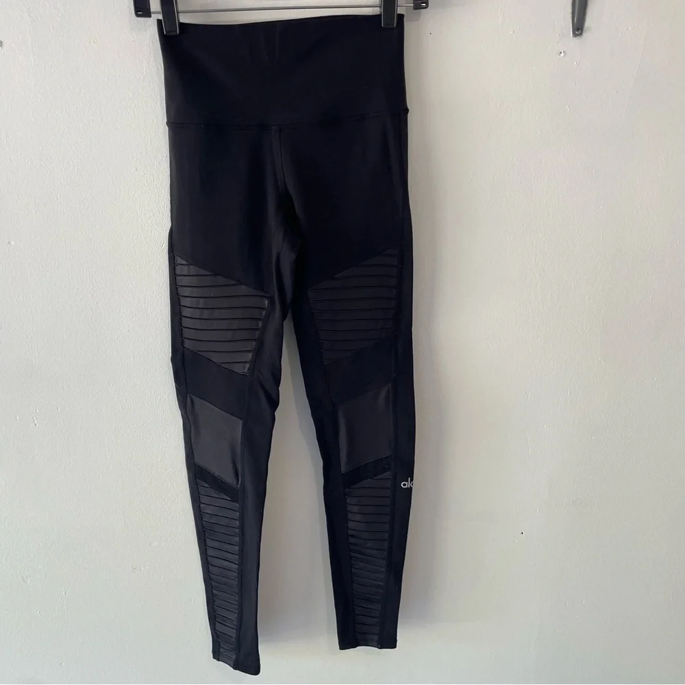 Alo Yoga Black High-Waist Mesh Black Moto Leggings 37611